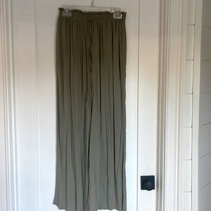American Eagle, wide leg pants, size M, olive green